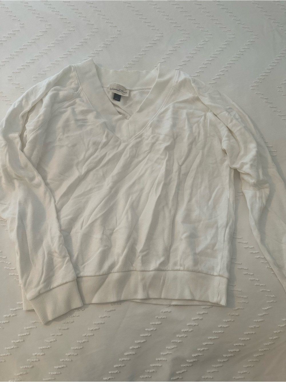 Universal Thread White V-Neck Lightweight Cotton Sweater
